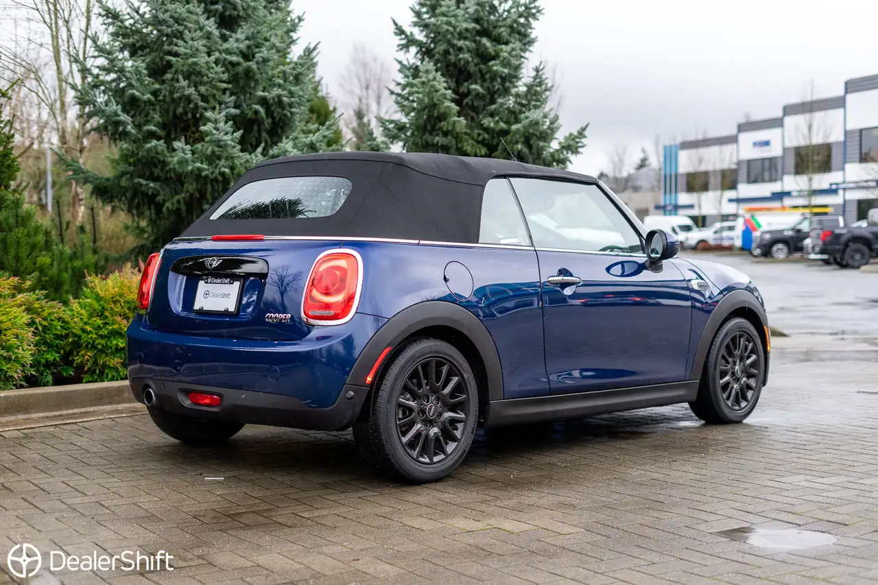 MINI Cooper Convertible снимка MINI Cooper Convertible