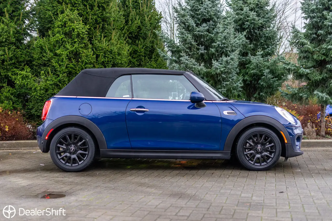 MINI Cooper Convertible снимка MINI Cooper Convertible