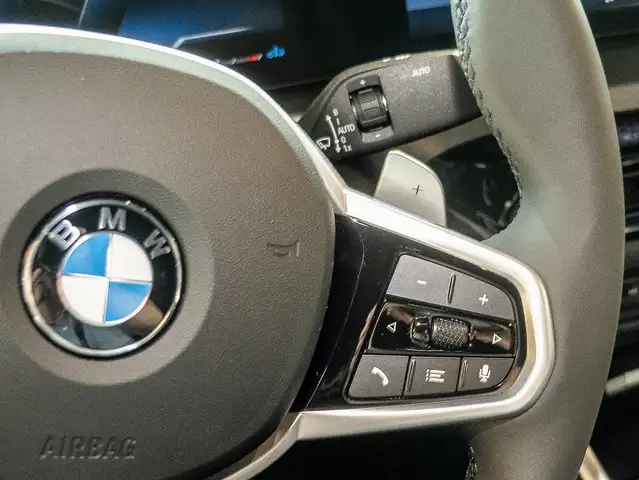 BMW 2 Series view 11