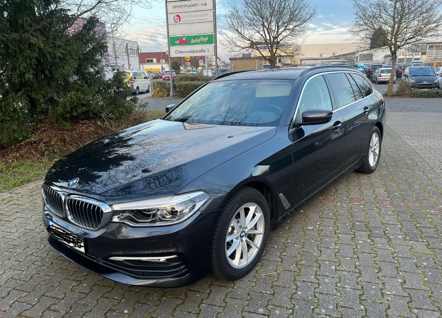 BMW 530 530d Touring Aut. Sport  MwSt. Auswe. BMW GARANTIE - 2