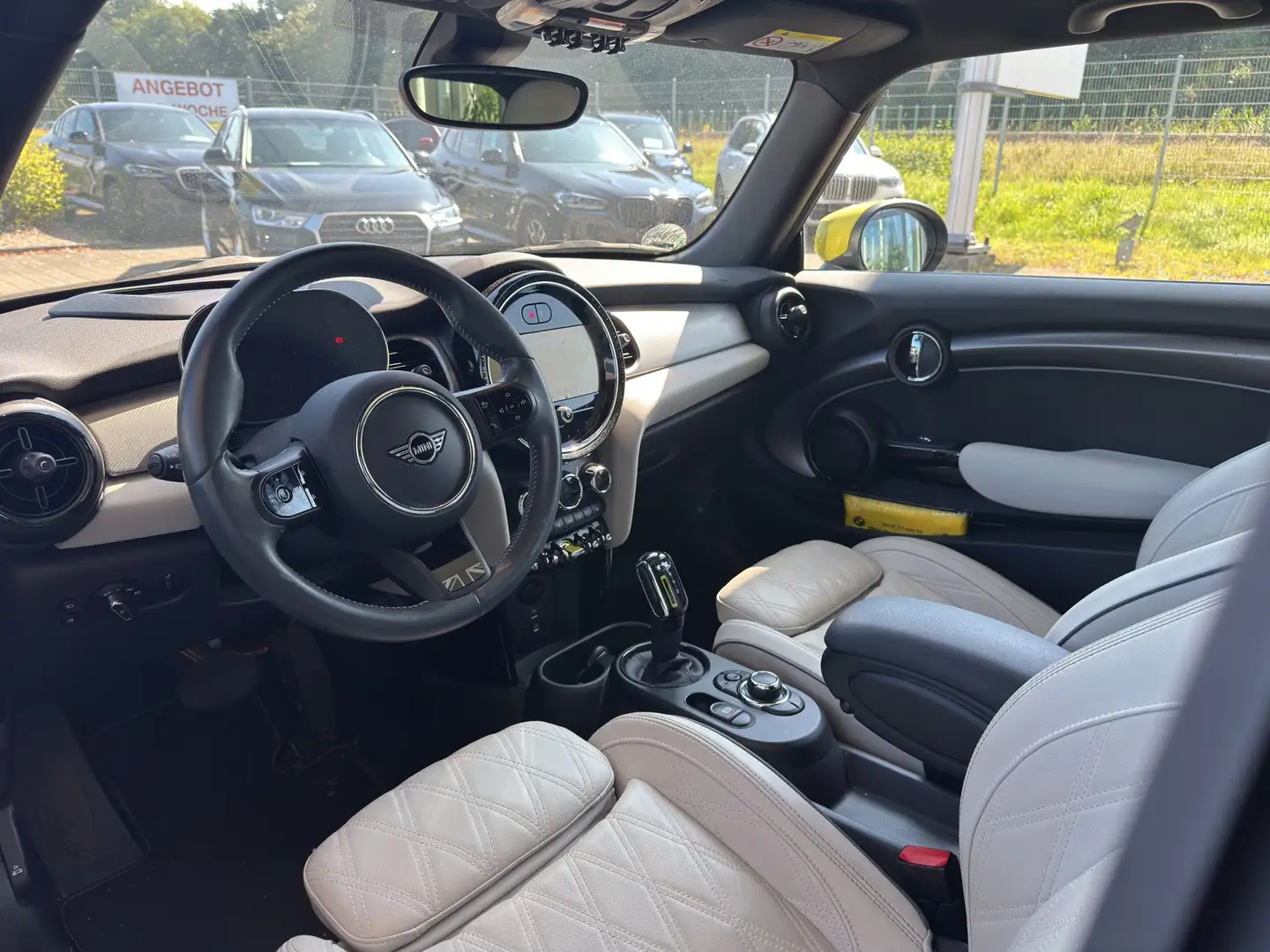 MINI Cooper SE 3-Türer ACC HeadUp Panorama Rückfahrk Schwarz - 2