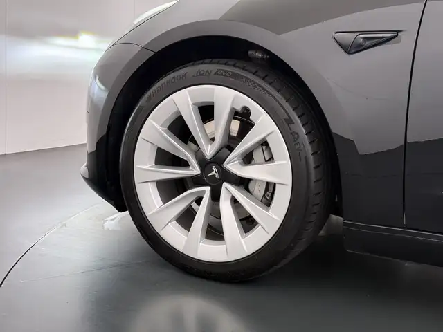 Tesla Model 3 view 24