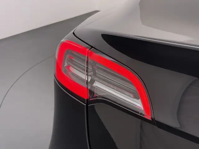 Tesla Model 3 view 26