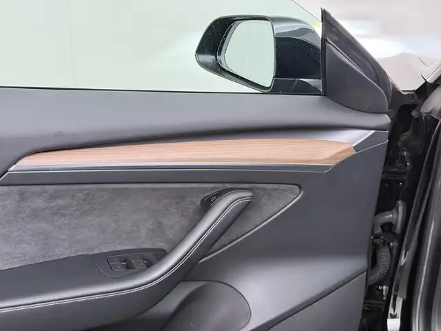 Tesla Model 3 view 27
