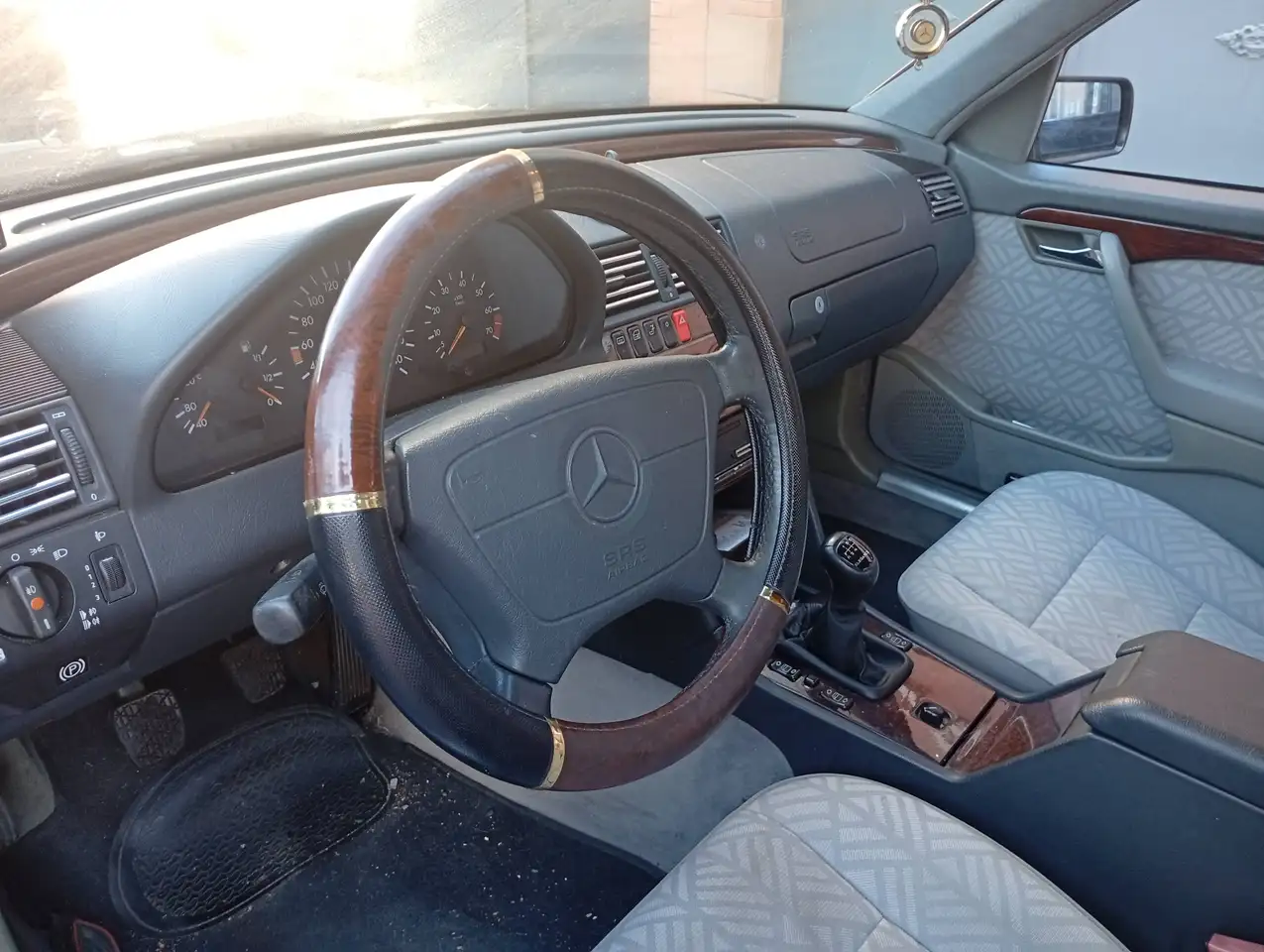 Mercedes-Benz 180 C elegance, foto 2