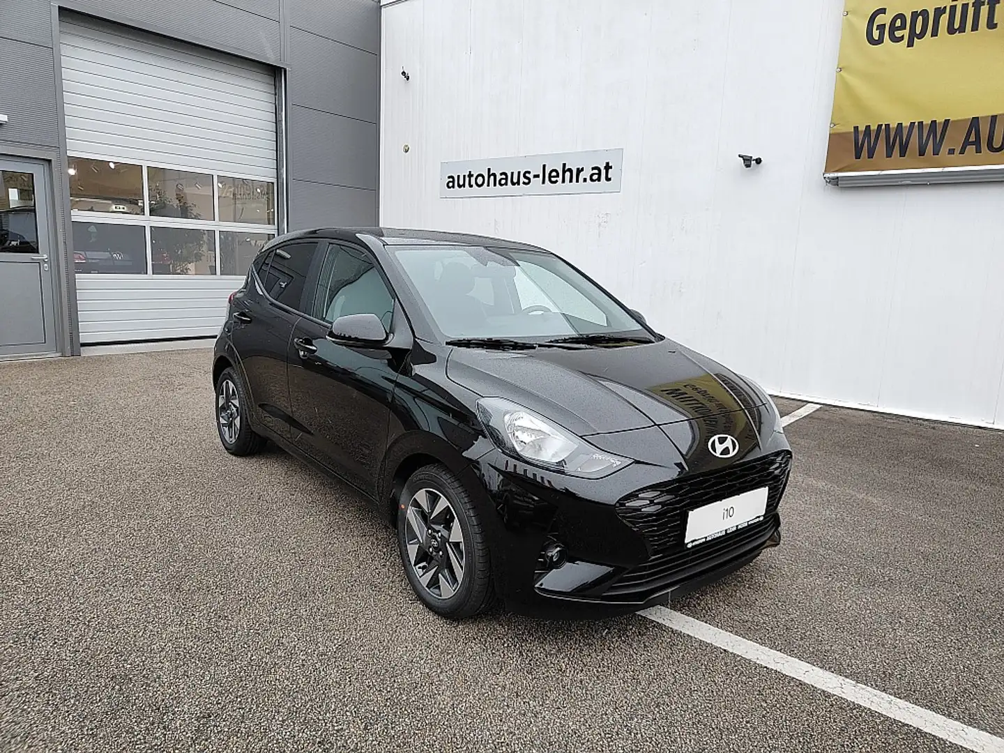 Hyundai i10 GO PLUS / 15.790,- bei Leasing u. Versicherung Schwarz - 1