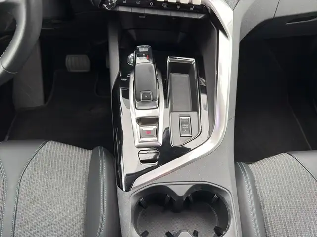Peugeot 3008 view 8