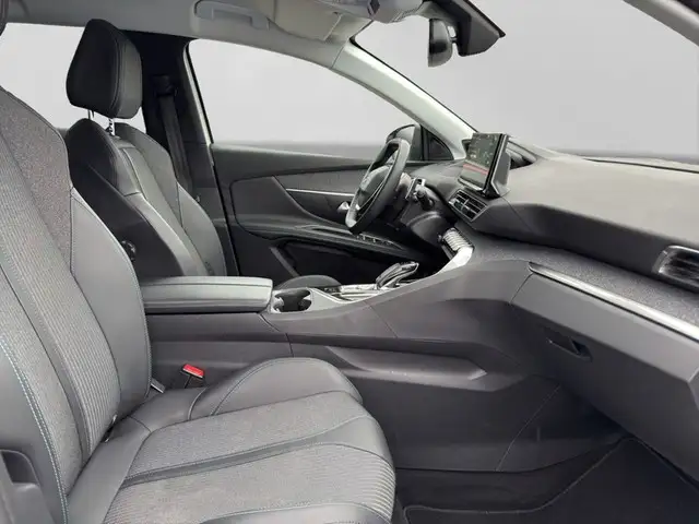 Peugeot 3008 view 6