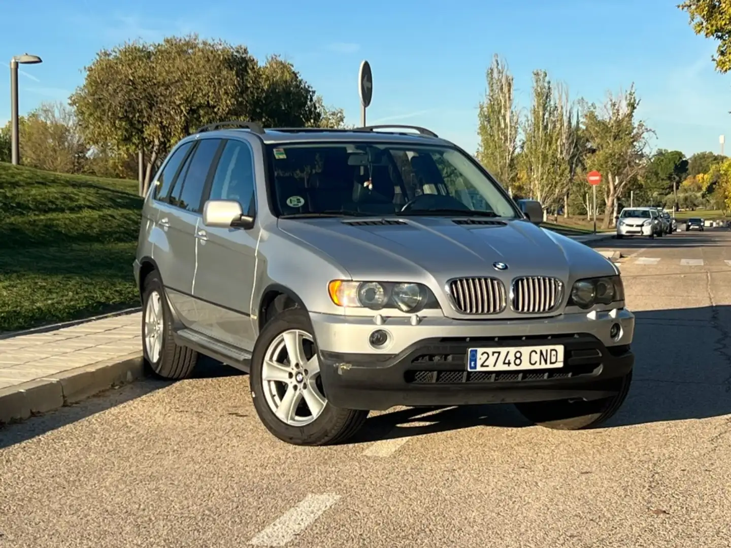 BMW X5 4.4i Gris - 1