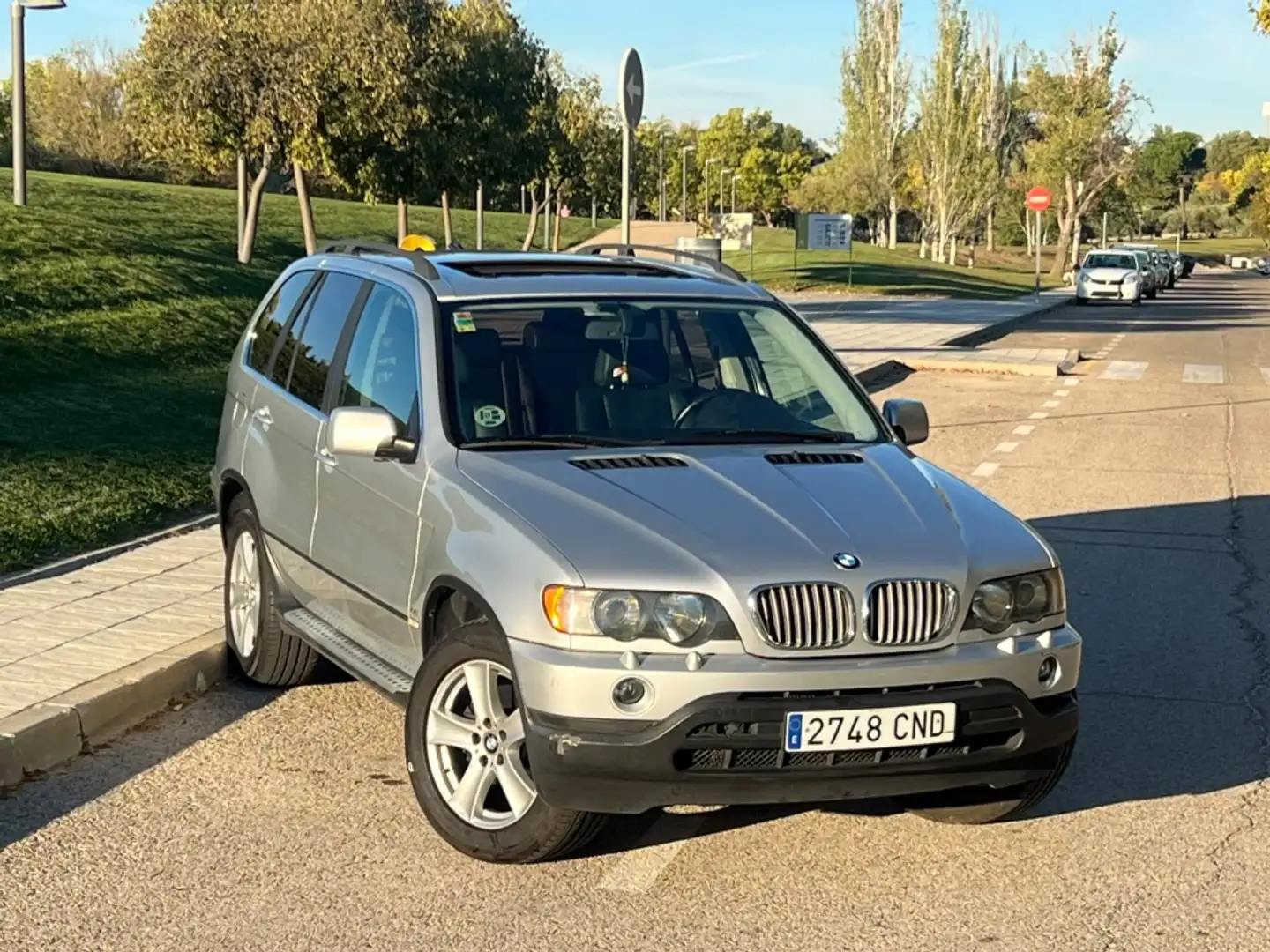 BMW X5 4.4i Gris - 2