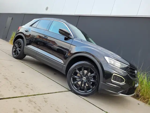 Volkswagen T-Roc view 9