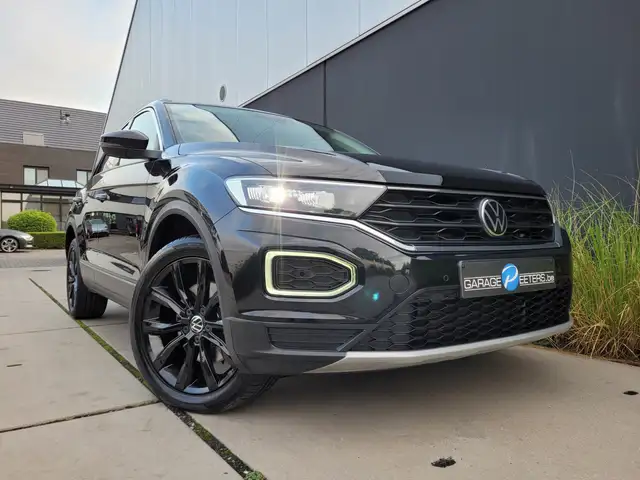 Volkswagen T-Roc view 6