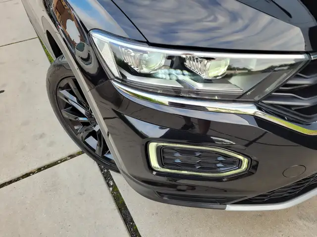 Volkswagen T-Roc view 7