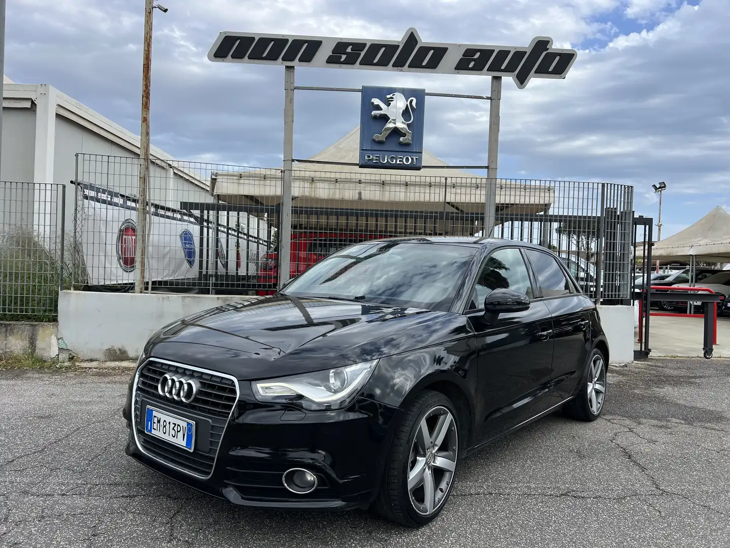 Audi A1 Sportback 1.6 tdi Attraction 105cv Black - 1