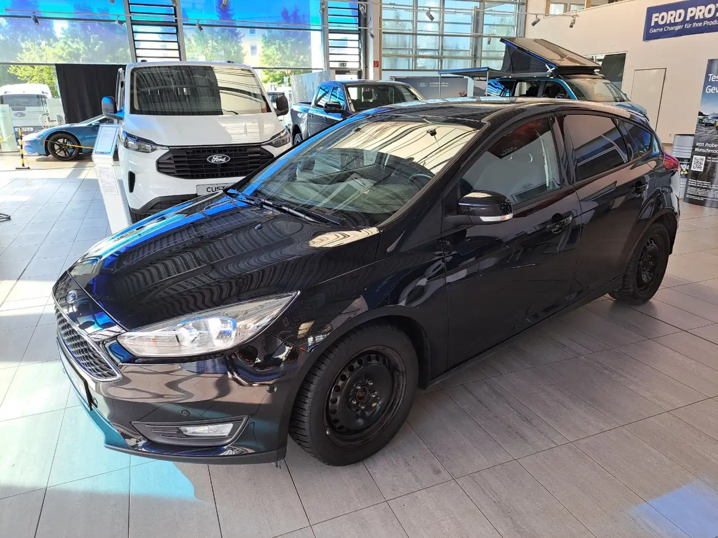 Ford Focus 1.0 EcoBoost Navi SHZ KlimaA (Zahnr. NEU) Schwarz - 2