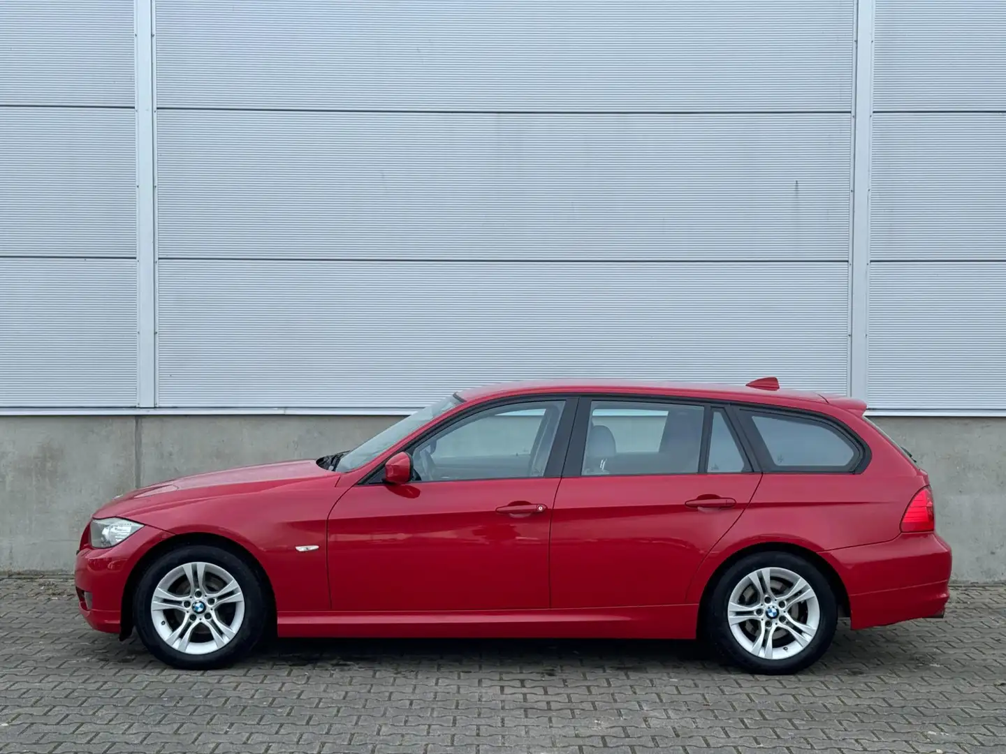 BMW 318 3-serie Touring 318i EXPORT MOTOR LOOPT WARM! Rouge - 2