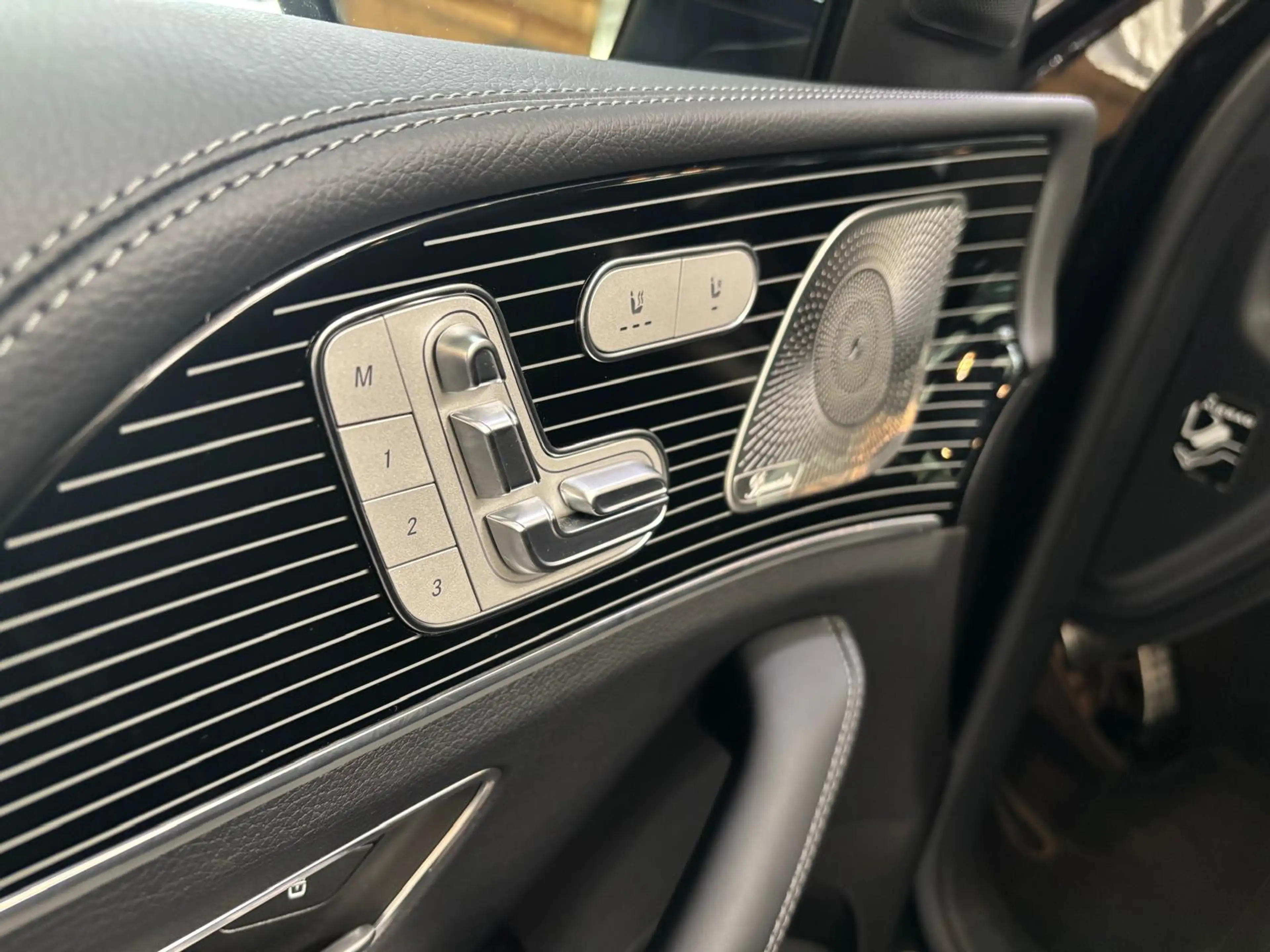 Mercedes-Benz G GLE 300d 4Matic AMG Standheizung Burmester — photo 15