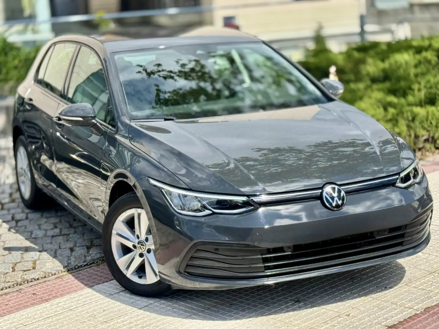 Volkswagen Golf 1.5 eTSI Life DSG 96kW Gris - 2