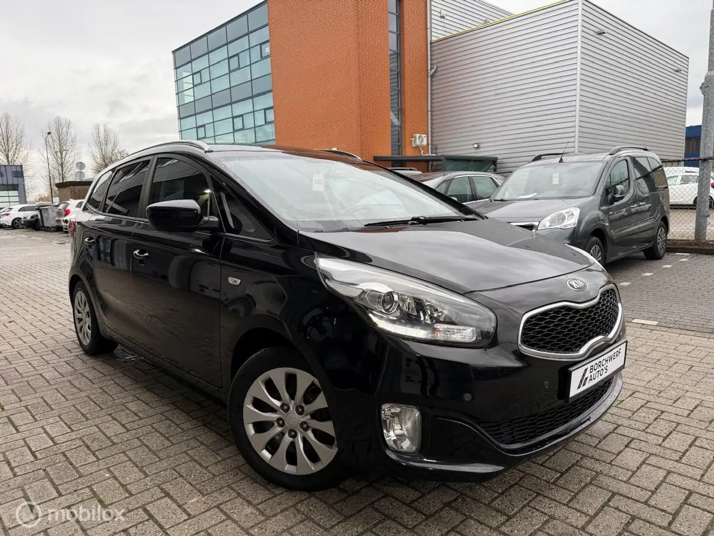 Kia Carens 1.6 BENZINE | 7 ZIT | LAGE KM | KIA ONDERHOUDEN - 2