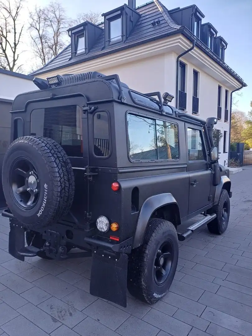 Land Rover Defender 90 Td4*Kurz*Restauriert*TÜV-NEU*Klima* Noir - 2