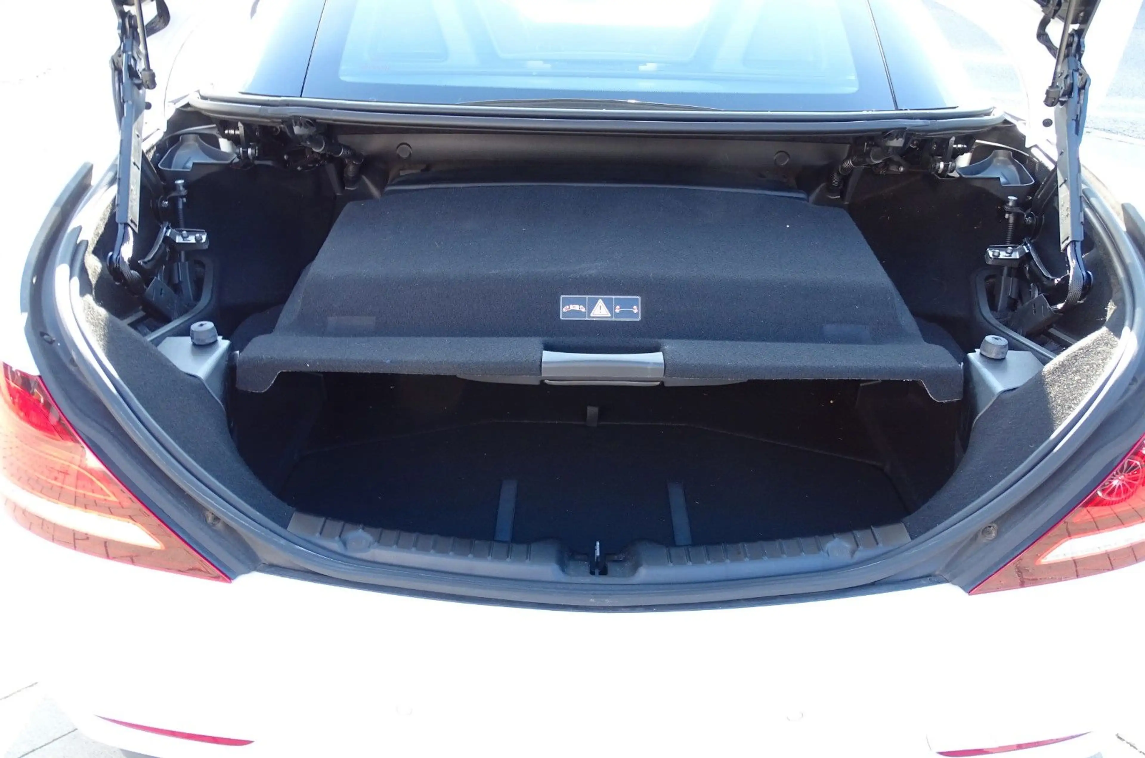 Mercedes-Benz SLC 200 SLC Roadster Pano AMG-Line — photo 15