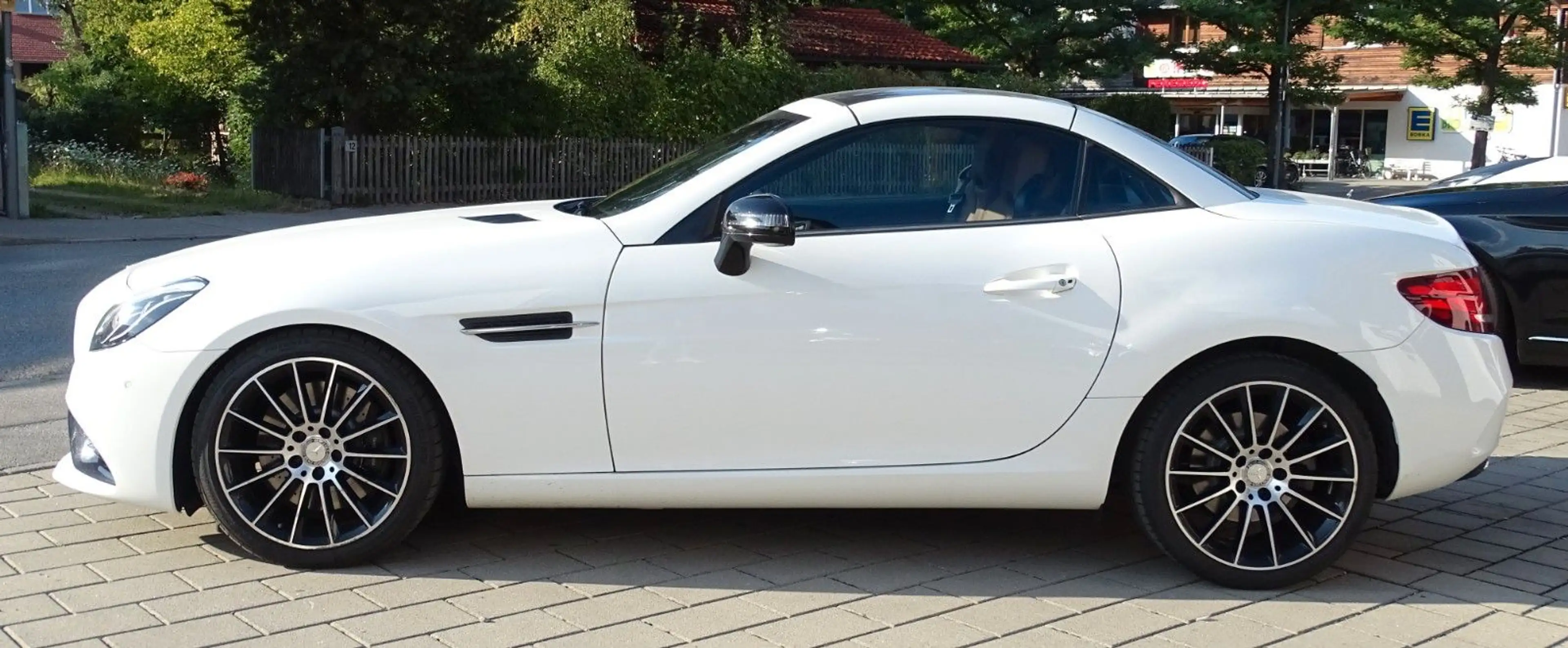 Mercedes-Benz SLC 200 SLC Roadster Pano AMG-Line — photo 4