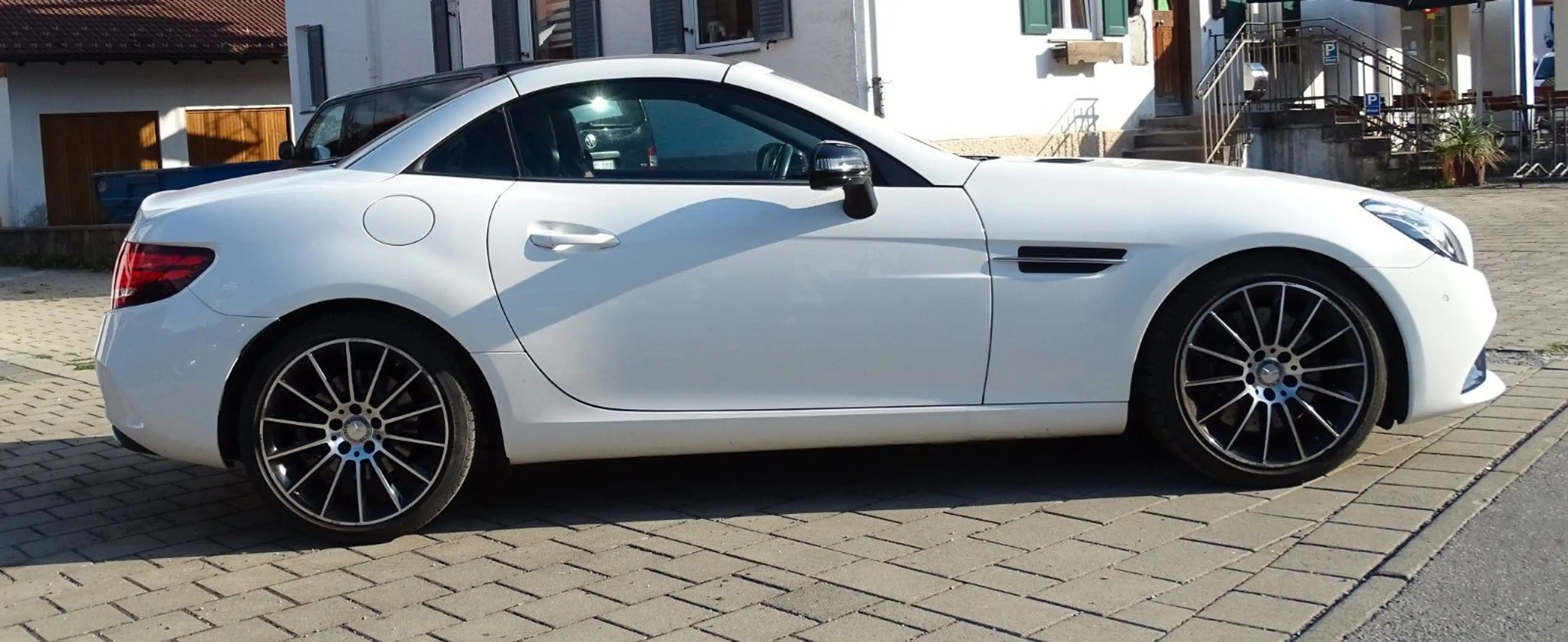 Mercedes-Benz SLC 200 SLC Roadster Pano AMG-Line — photo 8