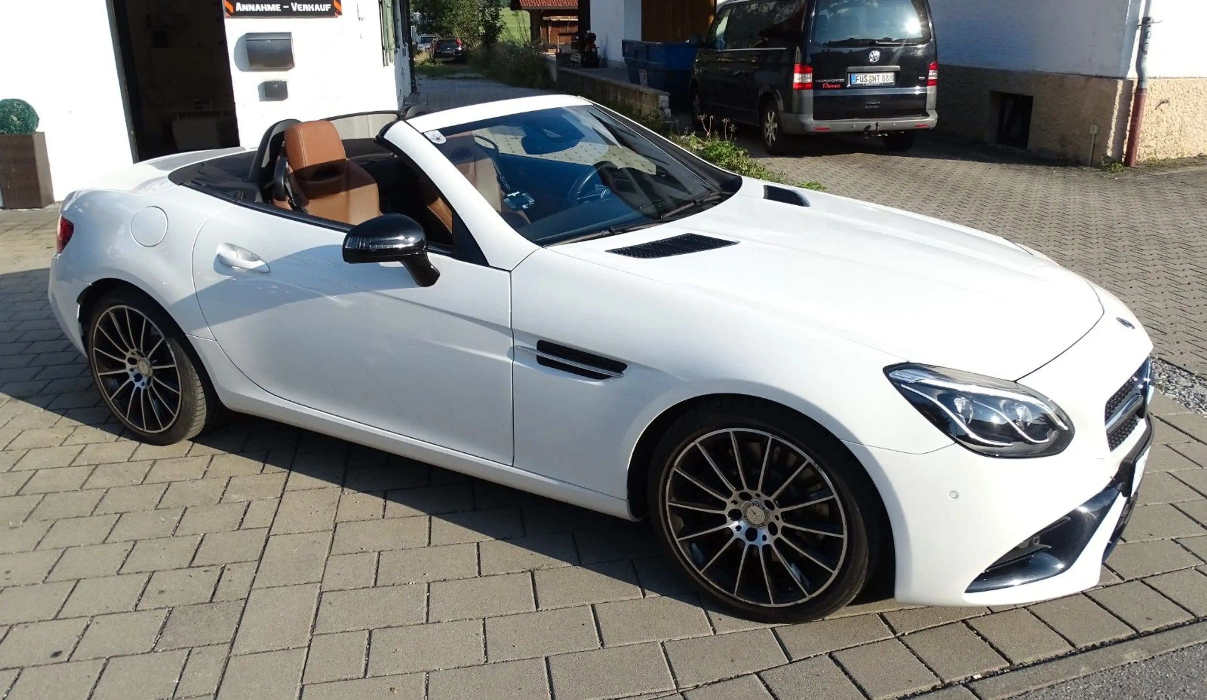 Mercedes-Benz SLC 200 SLC Roadster Pano AMG-Line — photo 2