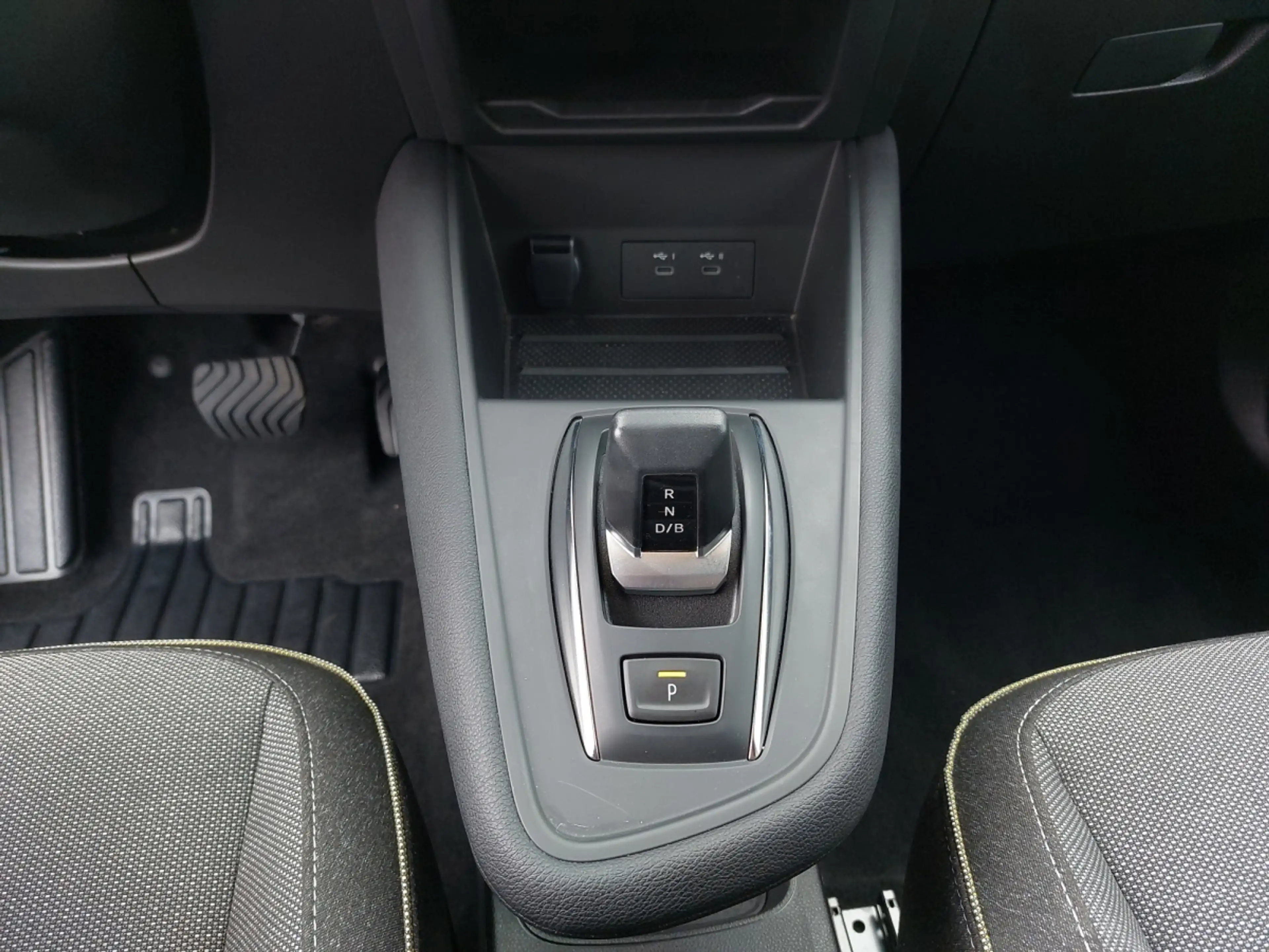Renault Symbioz Techno Full Hybrid E-Tech 160 (MY25) — photo 9