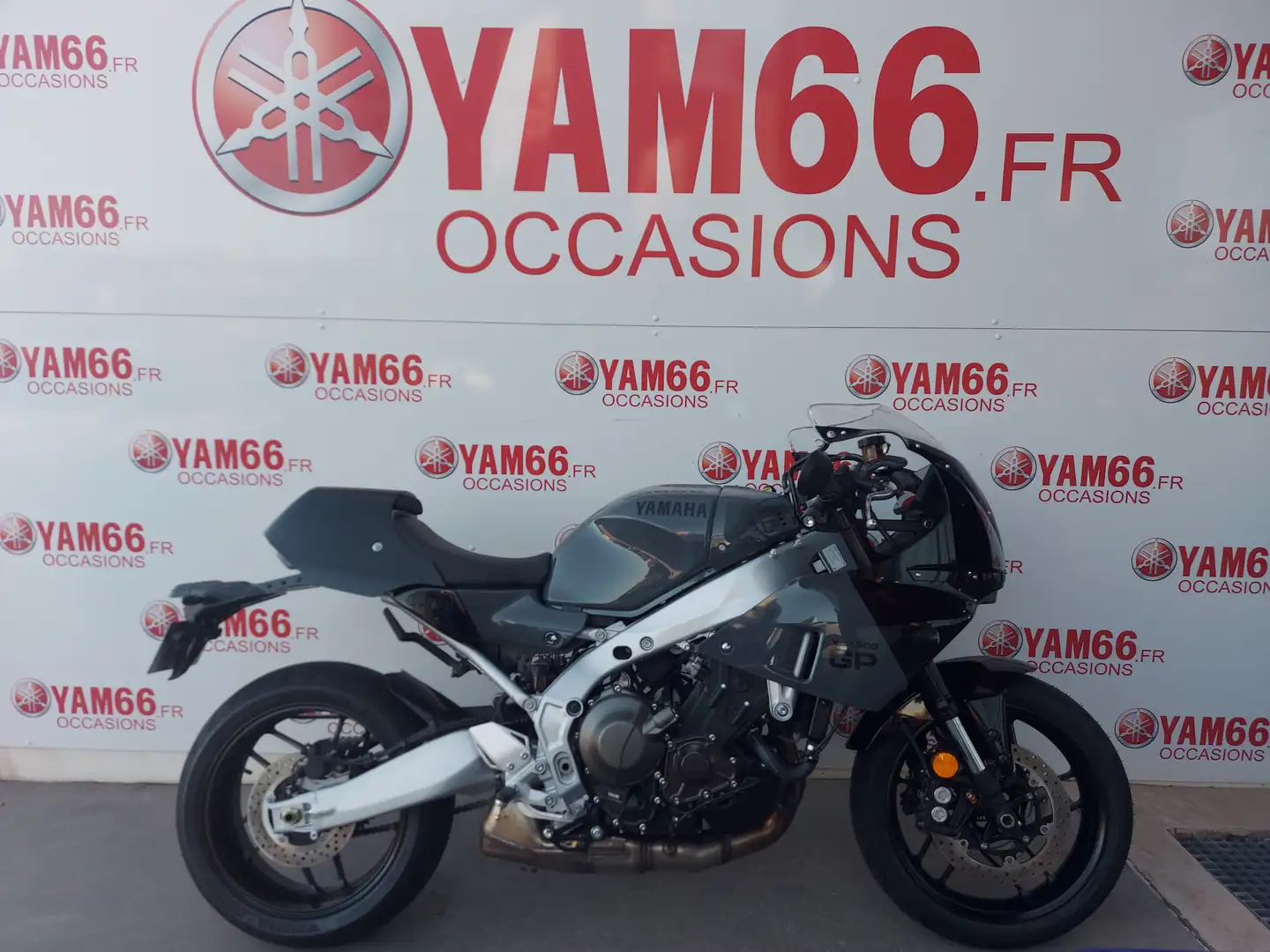 Yamaha XSR 900 Schwarz - 1