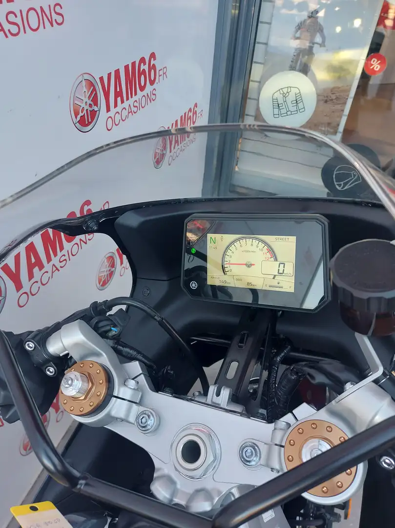 Yamaha XSR 900 Schwarz - 2