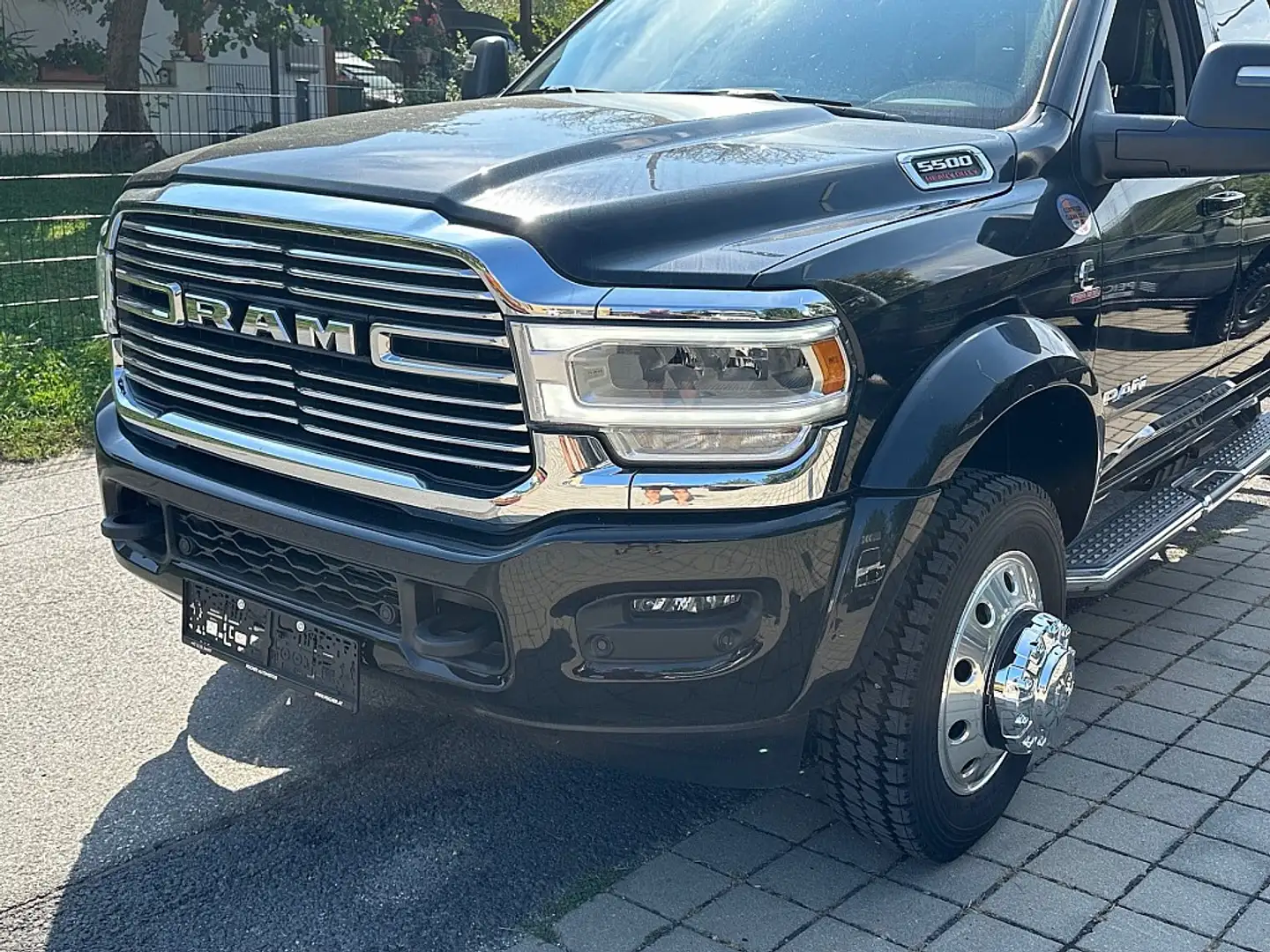 Dodge RAM RAM 5500 Crew Cab Laramie Schwarz - 2