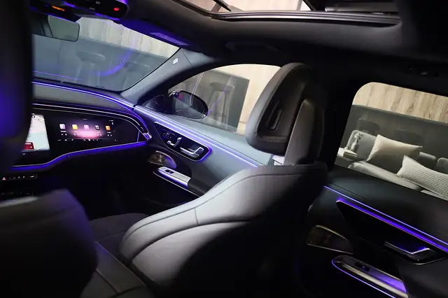 Mercedes-Benz E-Class view 25