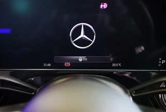 Mercedes-Benz E-Class view 15
