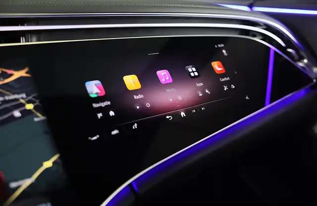 Mercedes-Benz E-Class view 14