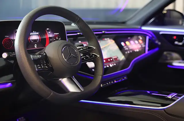 Mercedes-Benz E-Class view 7