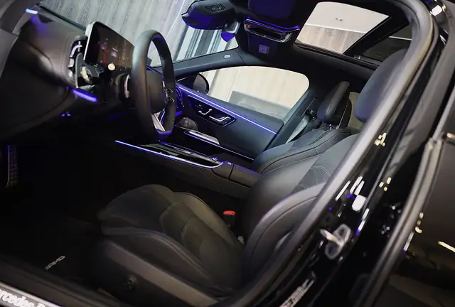 Mercedes-Benz E-Class view 9