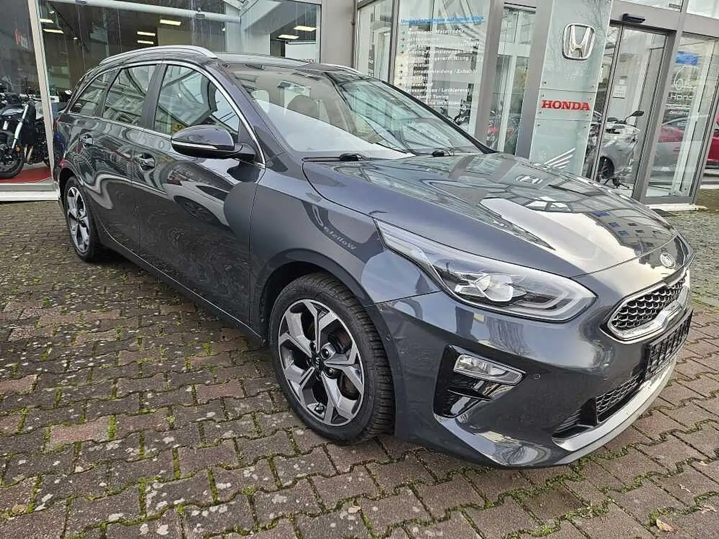 Kia Ceed / cee'd Kombilimo. 1.4 T-GDI DCT OPF Spirit Grijs - 2