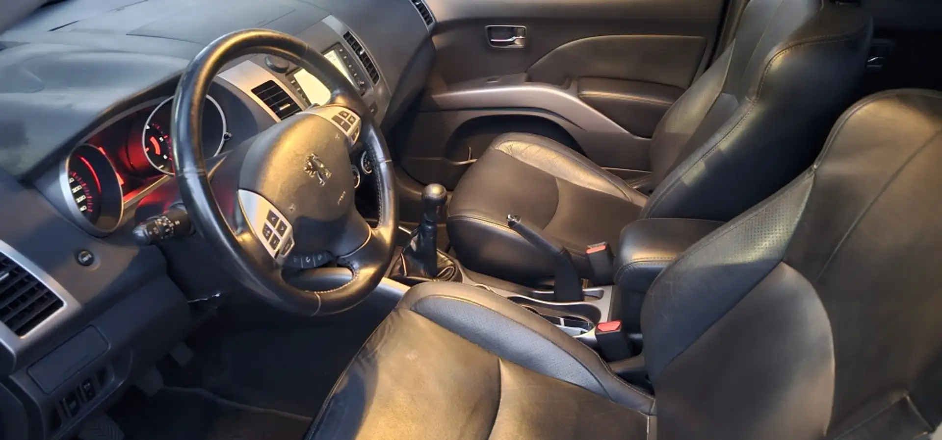 Peugeot 4007 2.2HDI Sport Pack Negro - 2