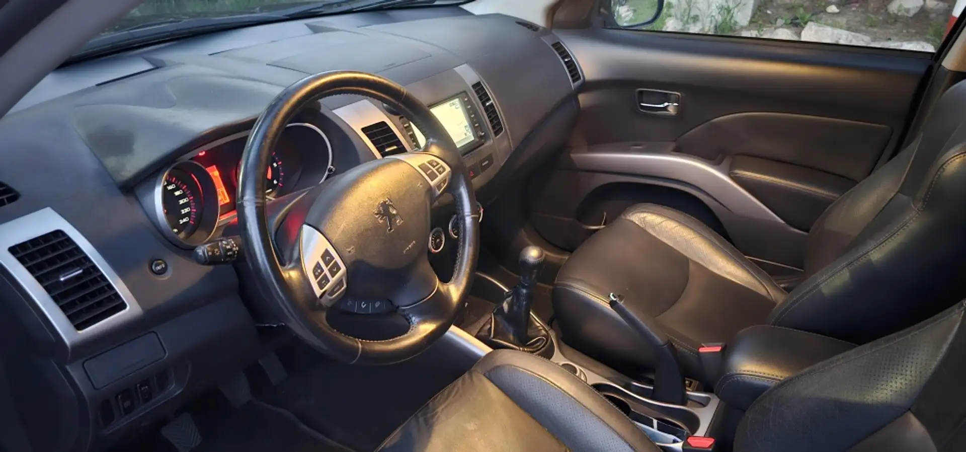 Peugeot 4007 2.2HDI Sport Pack Negro - 1