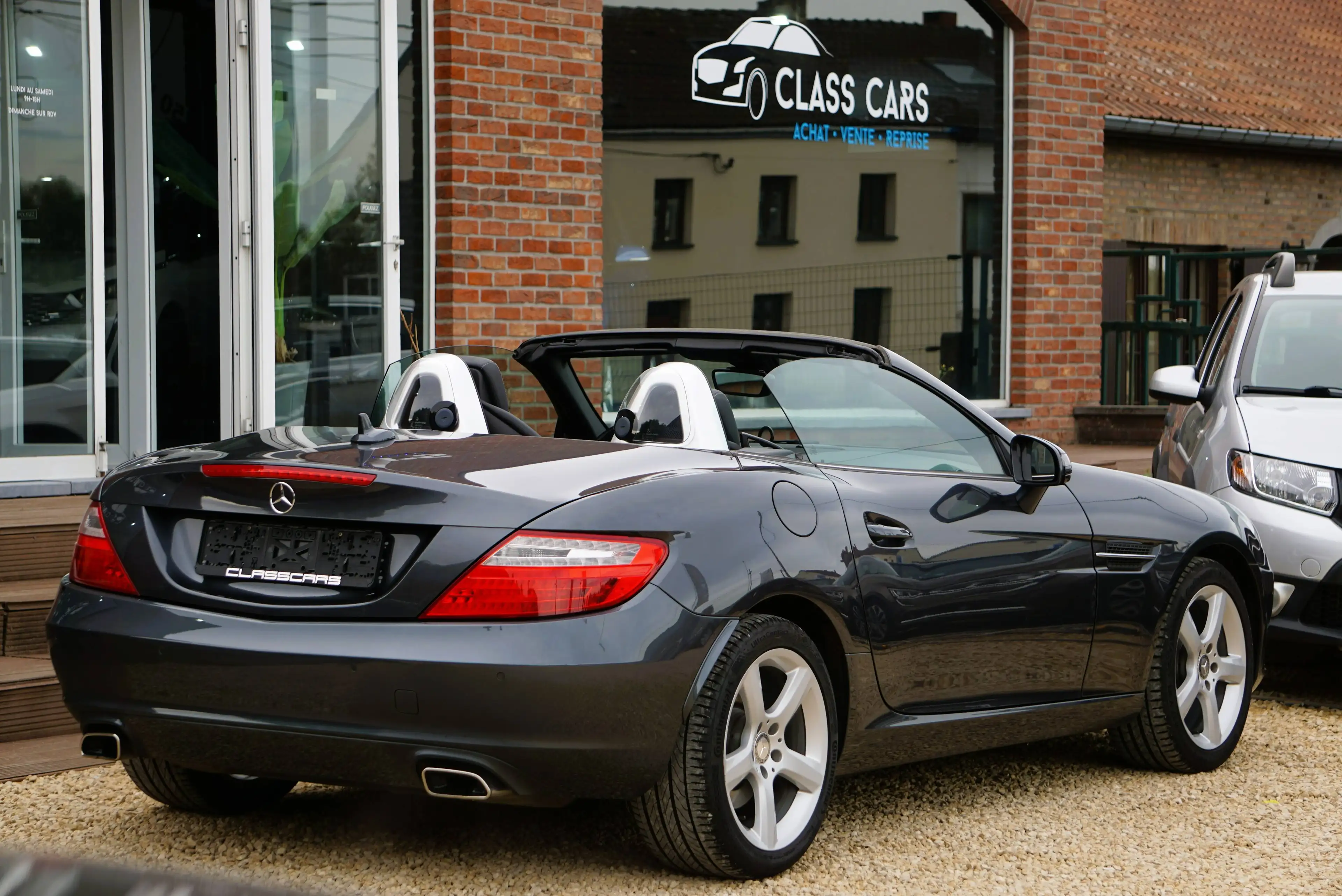 Mercedes-Benz SLK 200 BlueEFFICIENCY / 7G-TRONIC / CUIR NAPPA / NAVI / SIÈGES CHAUFFANTS / PDC / LED / AIRSCARF — photo 5