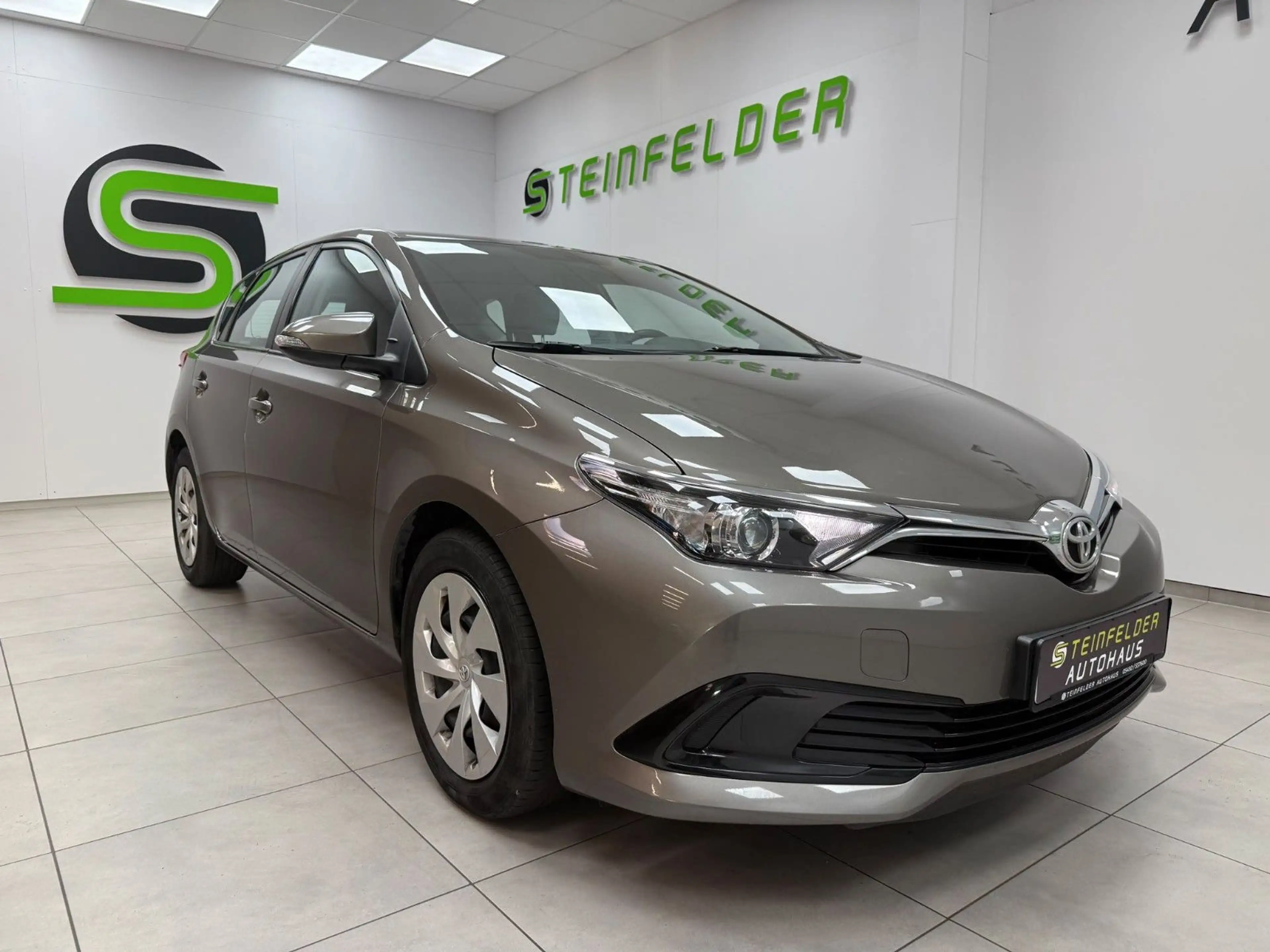 Toyota Auris 1.33 Cool / 1.HAND / SCHECKHEFT