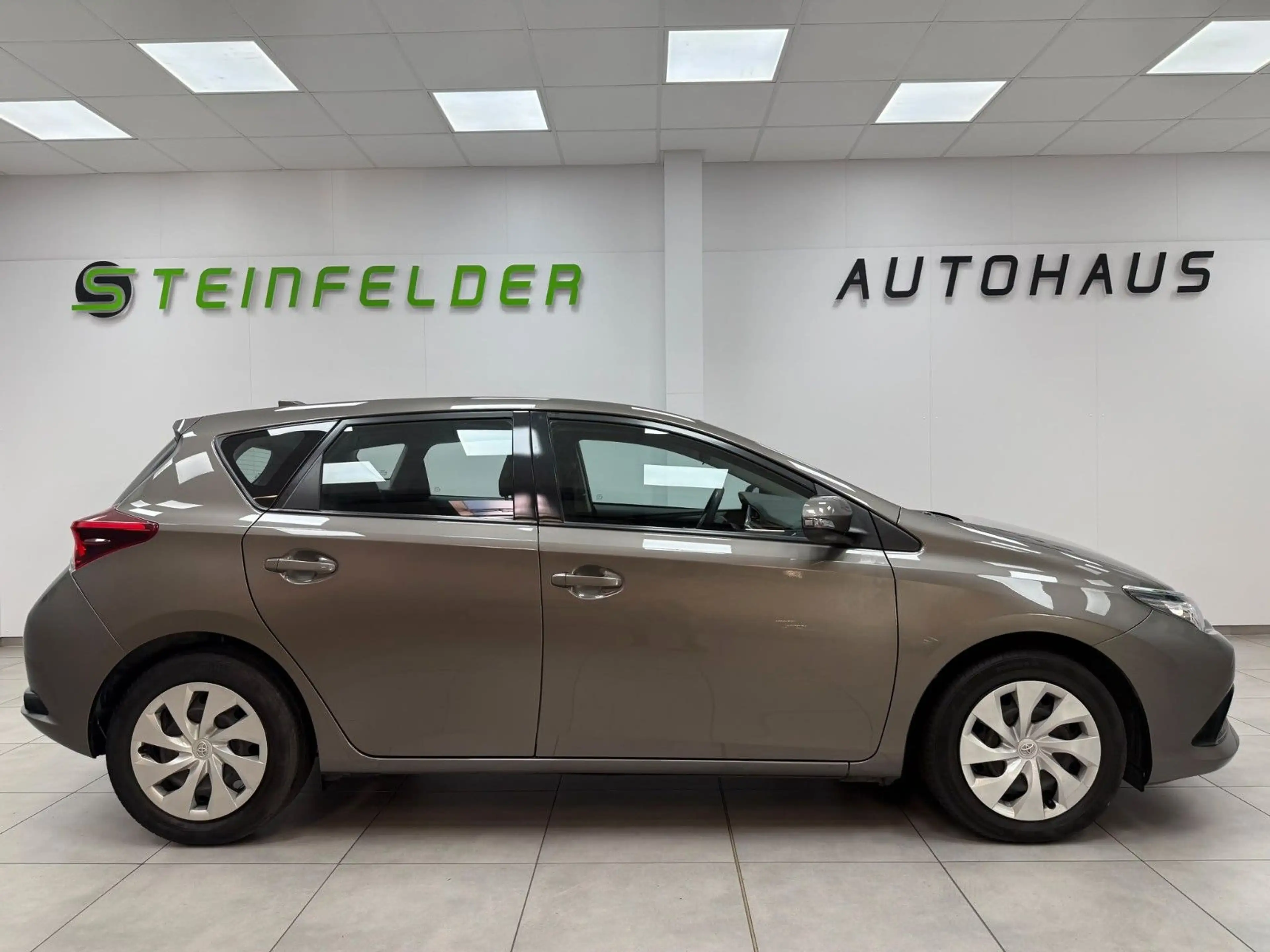 Toyota Auris 1.33 Cool / 1.HAND / SCHECKHEFT — photo 8