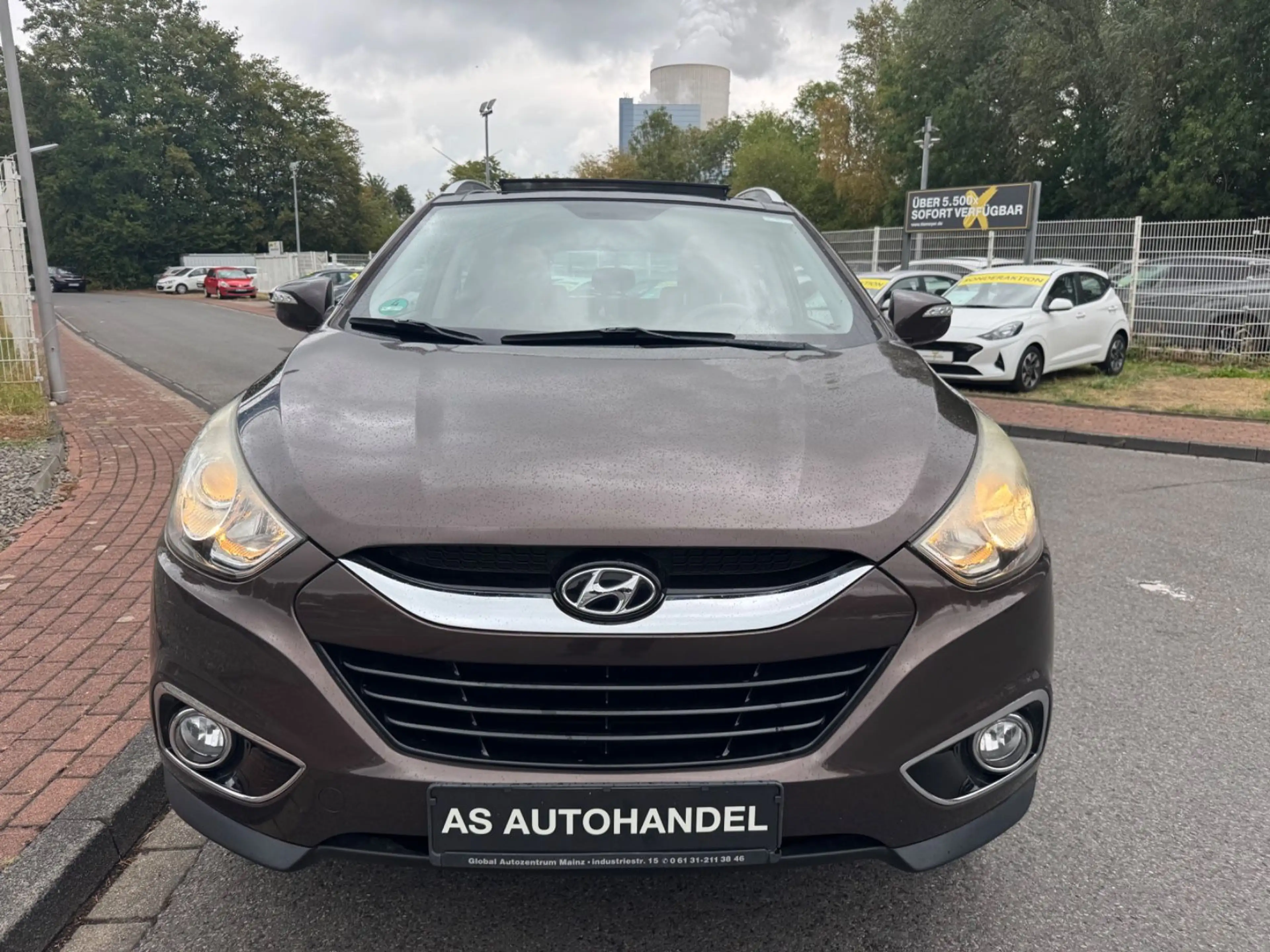 Hyundai iX35 IX35/PREM./KLIMA/AUTOM./NAVI/LEDER/PANO/R.KAM/ — photo 2