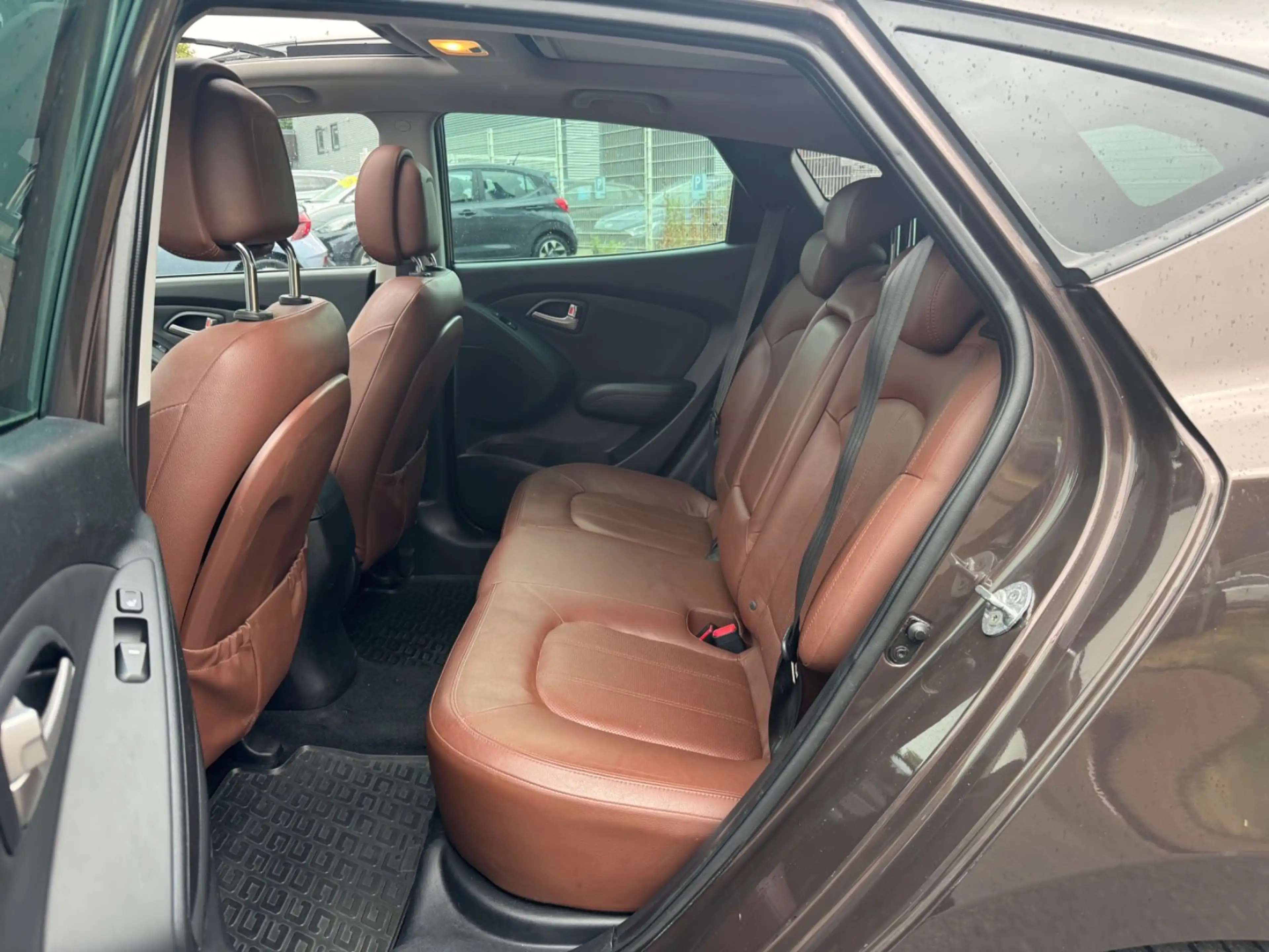 Hyundai iX35 IX35/PREM./KLIMA/AUTOM./NAVI/LEDER/PANO/R.KAM/ — photo 8
