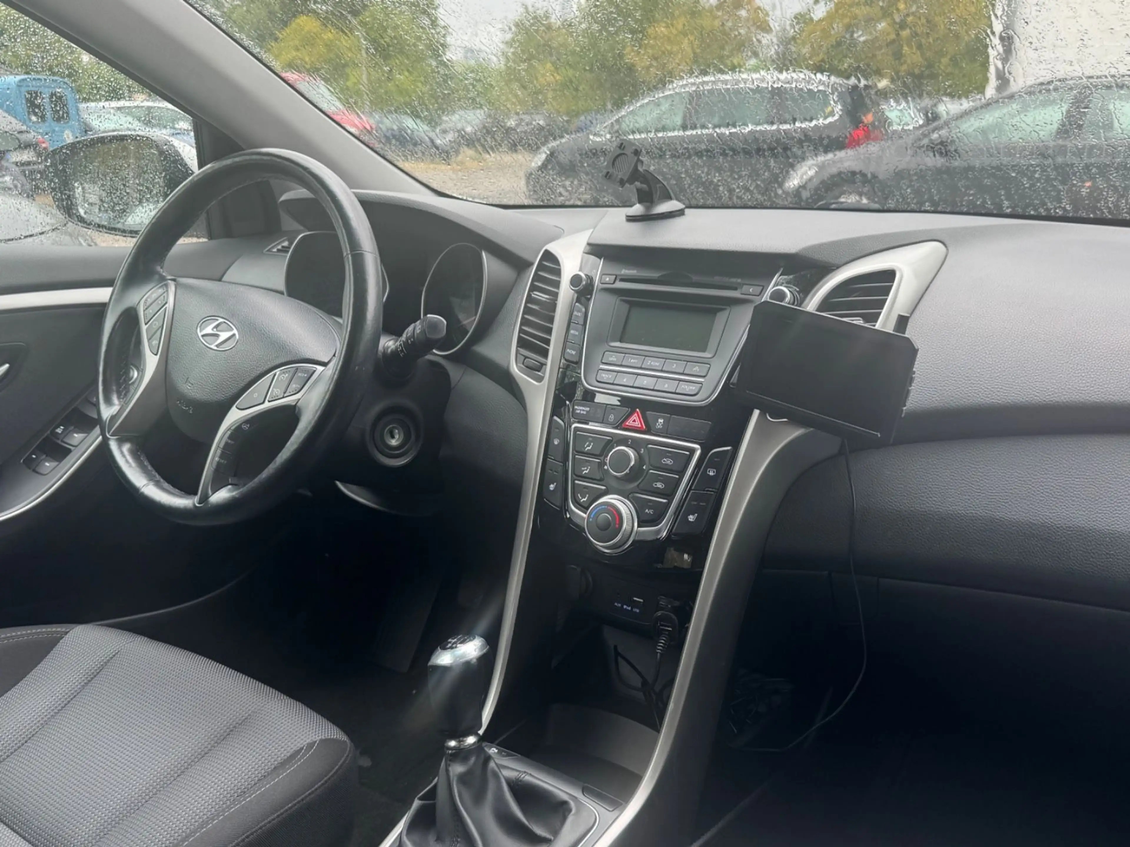 Hyundai iX35 IX35/PREM./KLIMA/AUTOM./NAVI/LEDER/PANO/R.KAM/ — photo 15