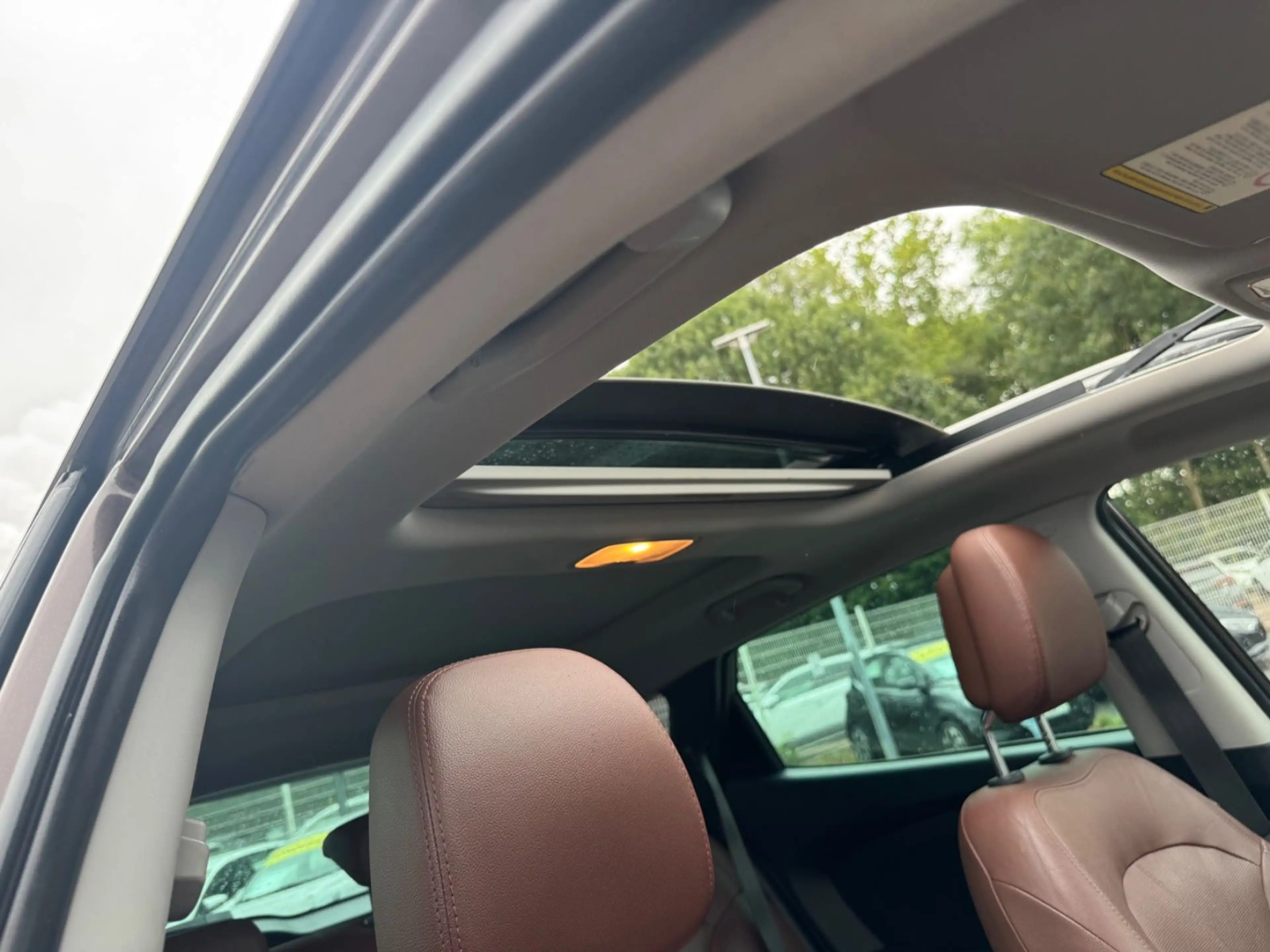 Hyundai iX35 IX35/PREM./KLIMA/AUTOM./NAVI/LEDER/PANO/R.KAM/ — photo 12