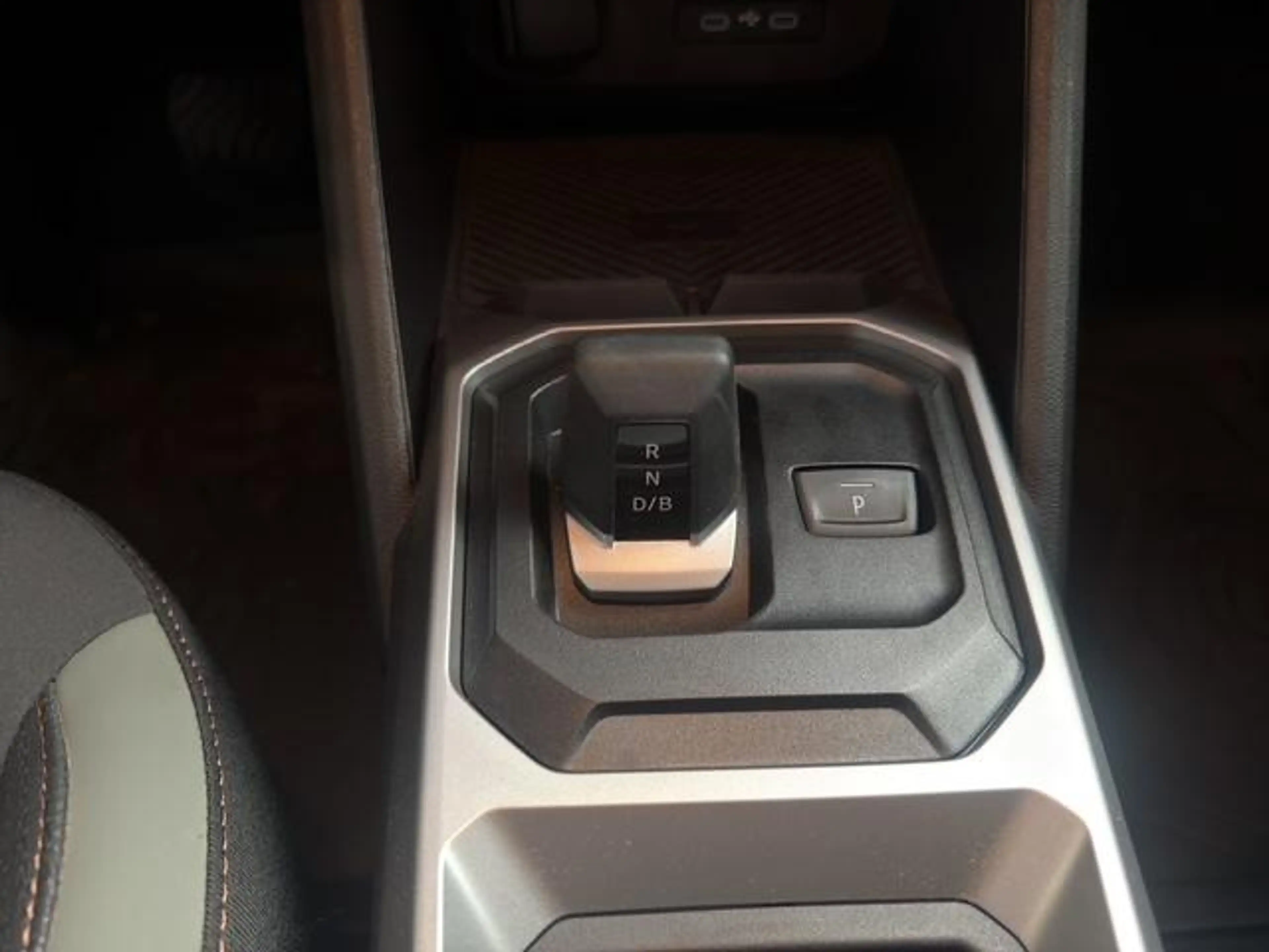 Dacia Duster III Extreme Hybride automaat — photo 15