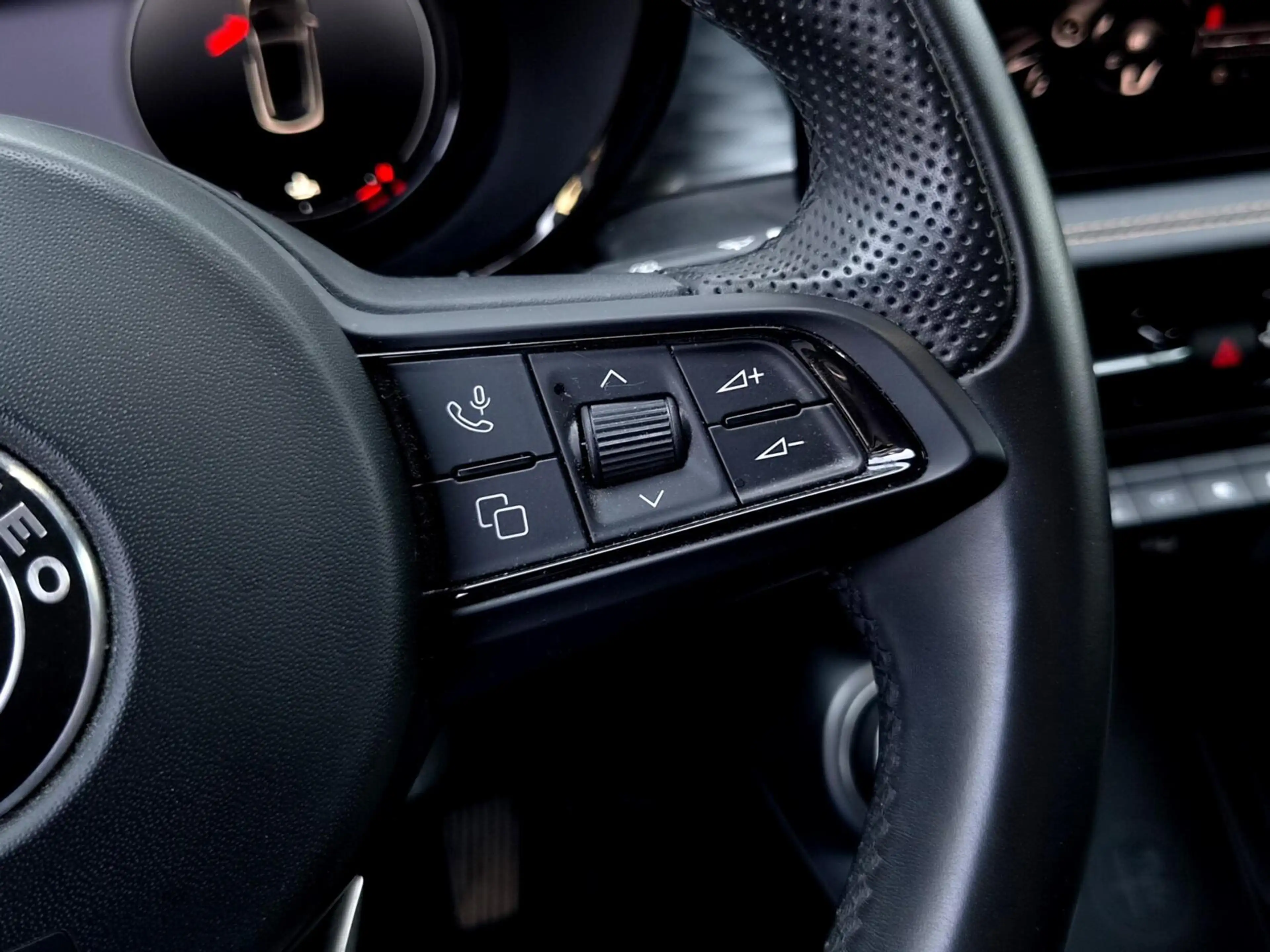 Alfa Romeo Tonale 1.5T Hybrid Ti 160PK Automaat |HLeer|BTW — photo 37