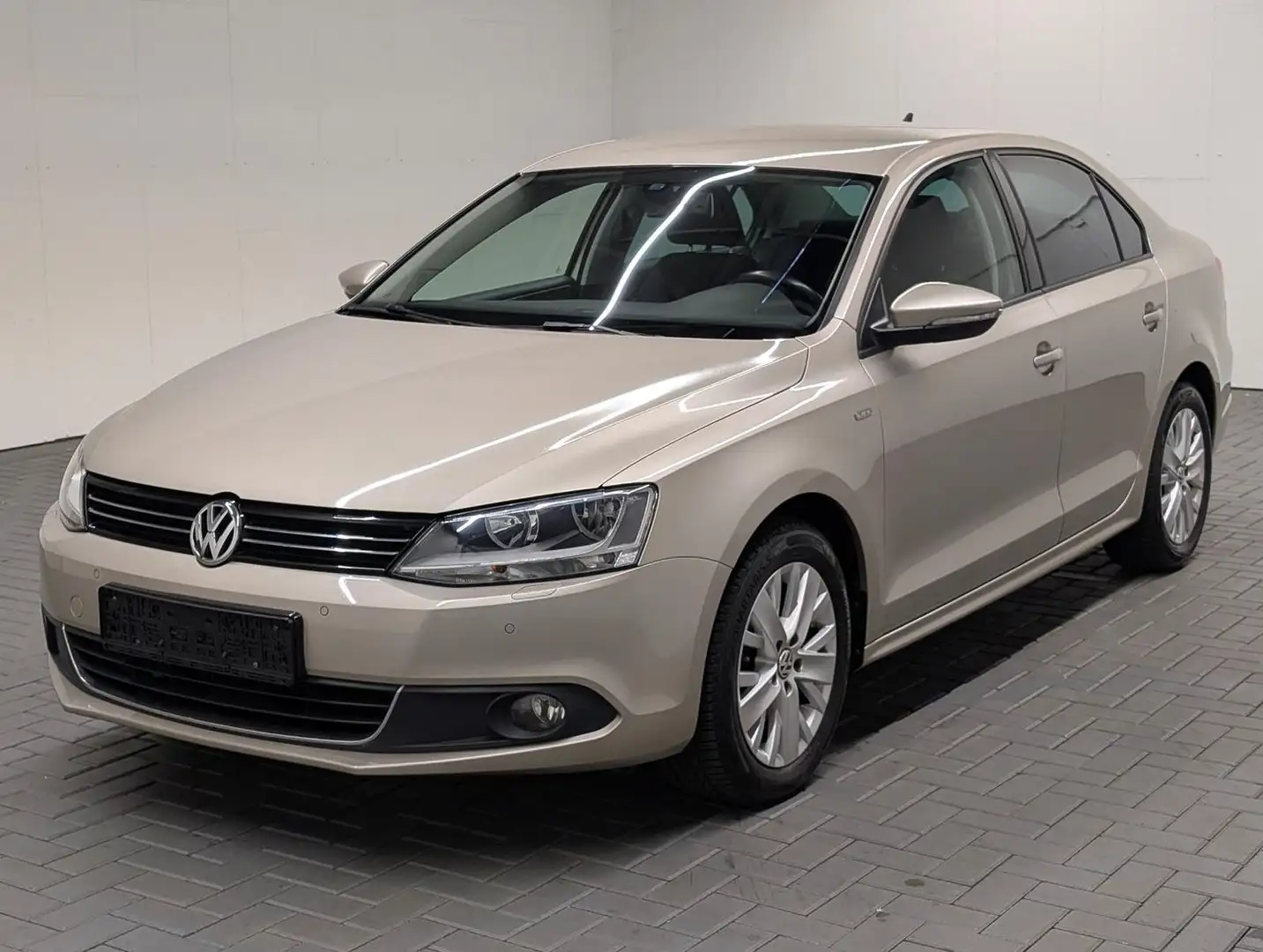 Volkswagen Jetta Navi/SHZ/PDC/Tempomat/16-LM Silber - 1